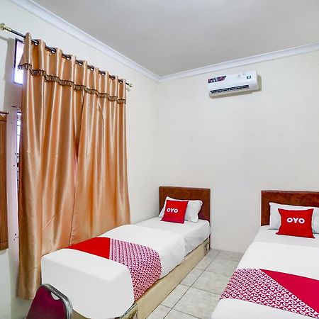 Oyo 91199 Felicia Homestay Medan Bagian luar foto