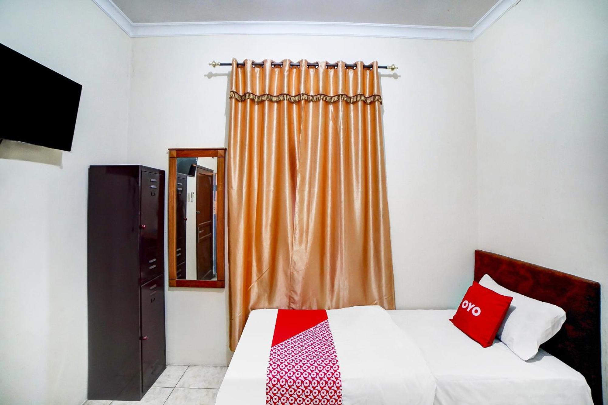 Oyo 91199 Felicia Homestay Medan Bagian luar foto