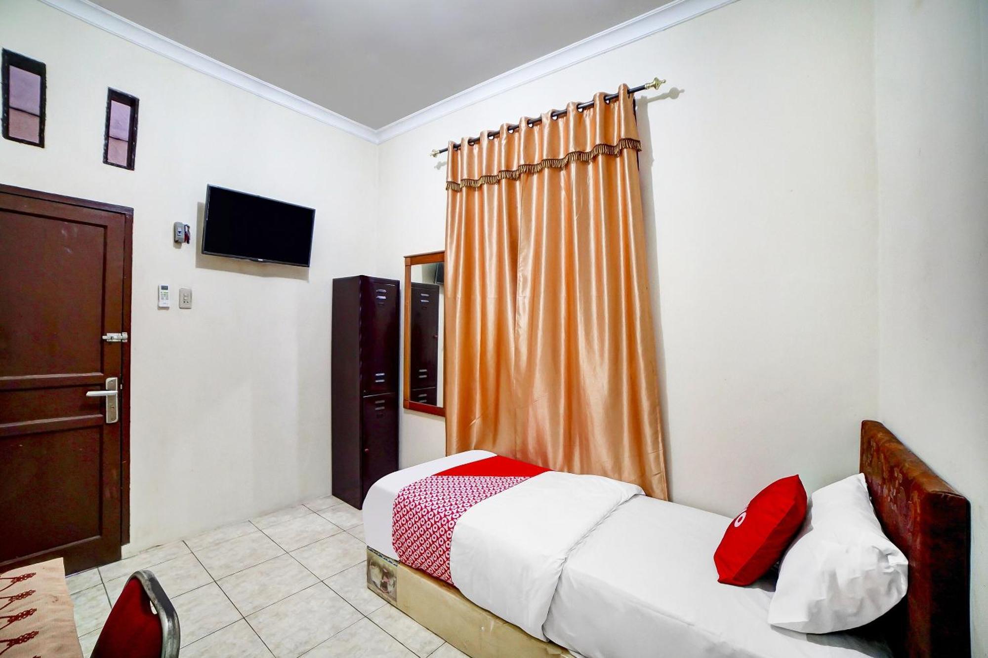 Oyo 91199 Felicia Homestay Medan Bagian luar foto