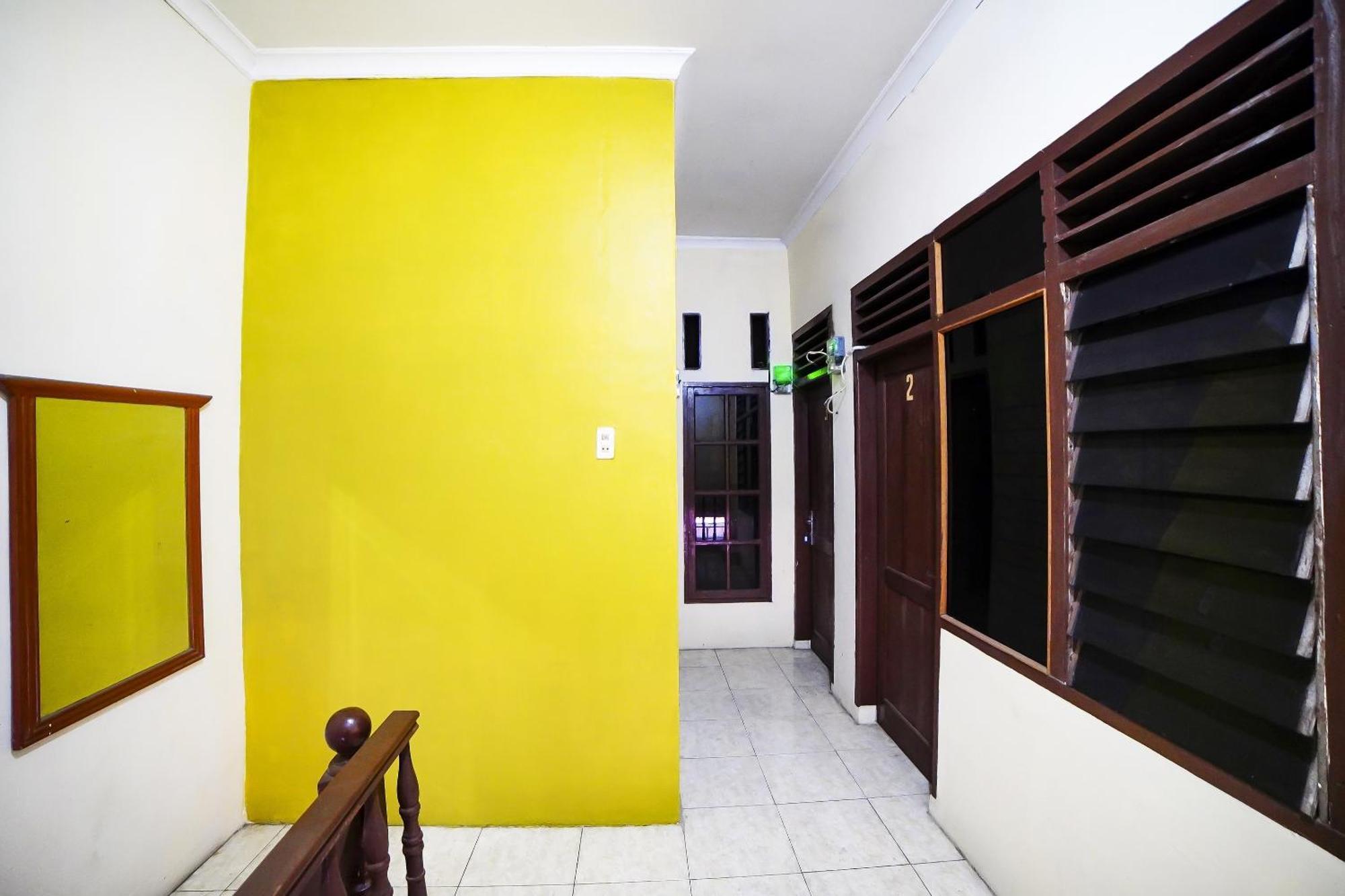 Oyo 91199 Felicia Homestay Medan Bagian luar foto