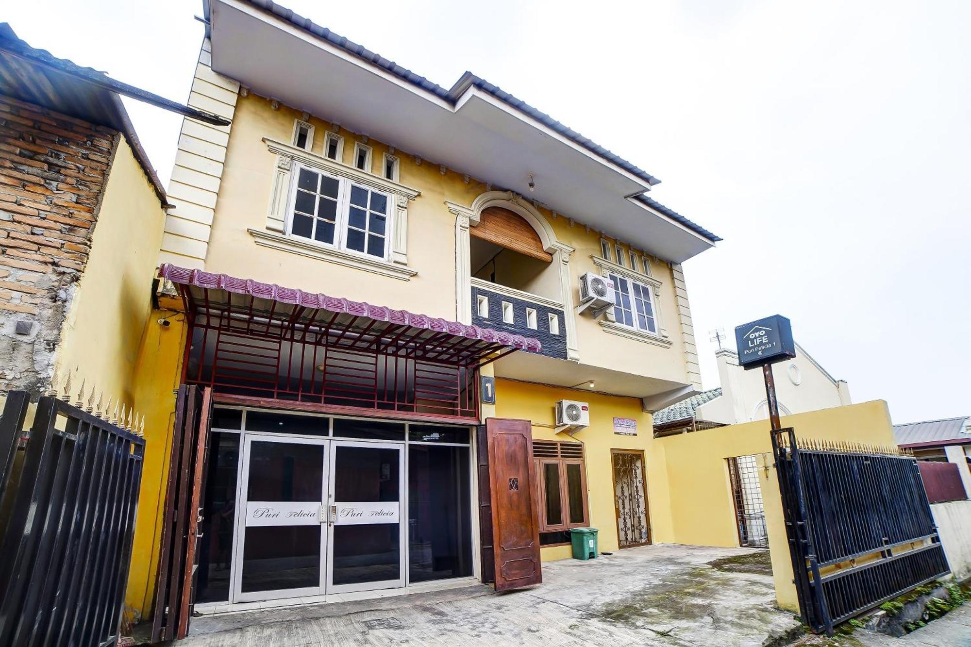 Oyo 91199 Felicia Homestay Medan Bagian luar foto