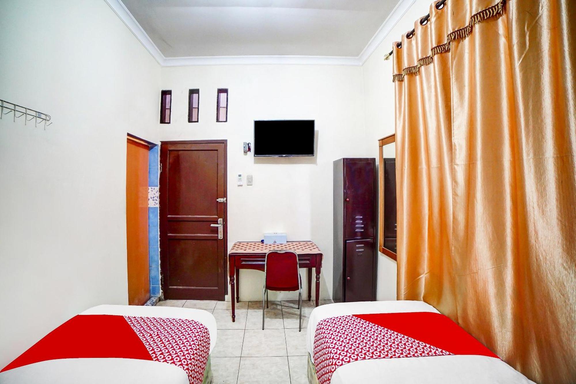 Oyo 91199 Felicia Homestay Medan Bagian luar foto