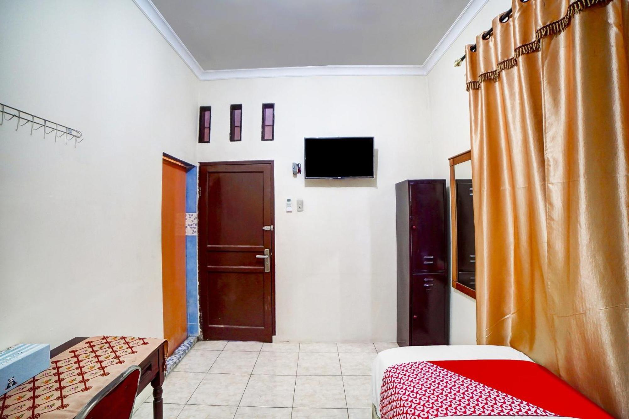 Oyo 91199 Felicia Homestay Medan Bagian luar foto